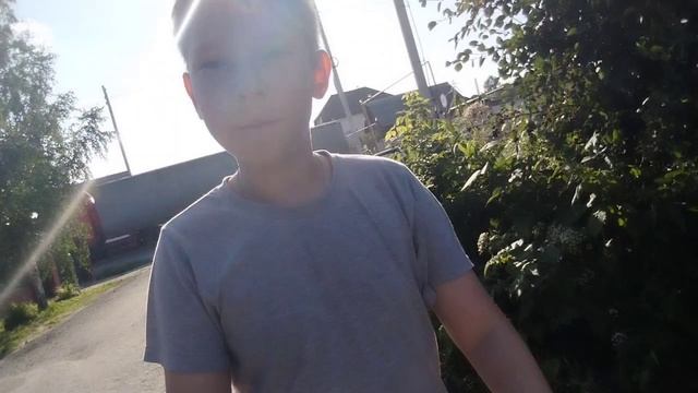 ЛЕТНИЕ КАНИКУЛЫ С ДРУГОМ смотреть онлайн