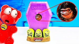 ЧТО ВНУТРИ ГИГАНТСКОЙ ЗОМБИ ГРОБНИЦЫ ?