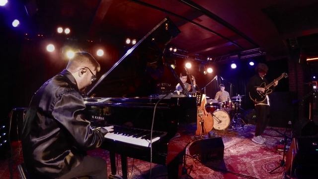 Valeriy Stepanov  – Morning Coffee (Live)