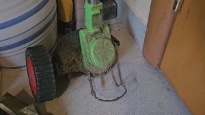 довела до ума триммер на колесах