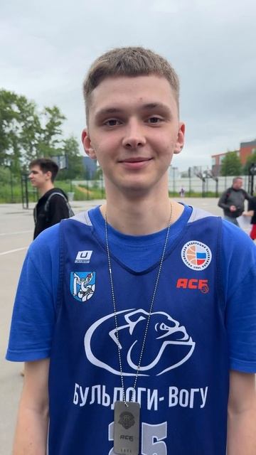 "Я хотя бы не" от Бульдогов ВоГУ смотреть онлайн