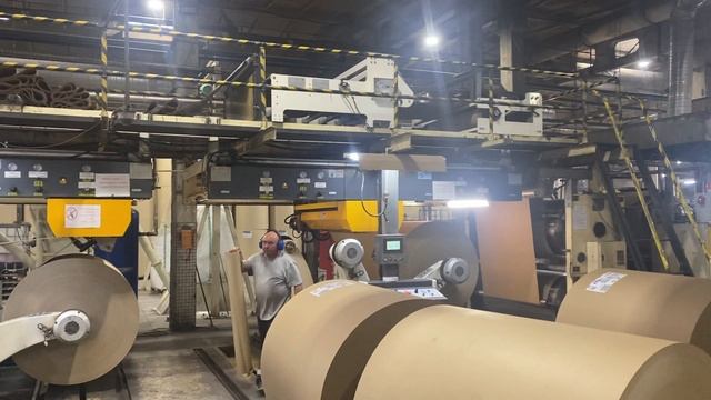 Линия для производства трехслойного гофрокартона пар 1400 мм смотреть онлайн