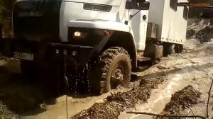 Шишига-Газ 66 и Урал по Бездорожью в лесу.
