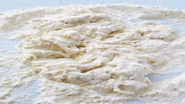 Хлеб с луком и маслинами