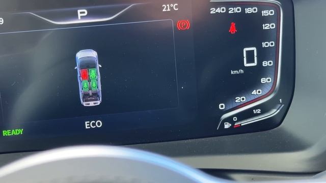 Минивэн — каждой семье! HONGQI HQ9 смотреть онлайн