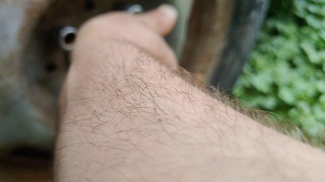 будет ли держать красный фиксатор резьбы сорванный болт или ступицу автомобиля смотреть онлайн