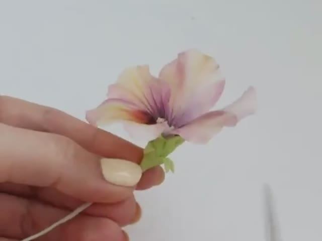 Анютины глазки. Лепка из полимерной глины. Часть 3 смотреть онлайн