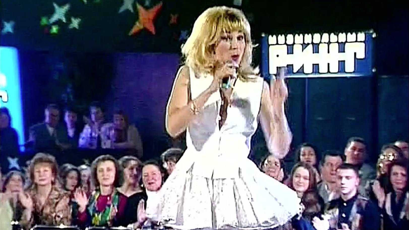 Почему Маша Распутина считалась в 90_е самой непредсказуемой певицей. смотреть онлайн