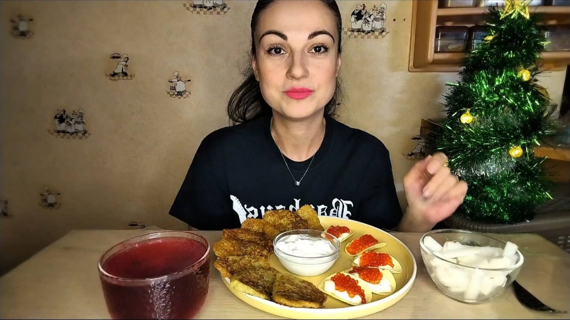 Мукбанг🥔Драники со сметаной, редька 🤤👍Это очень вкусно ❗🥰 смотреть онлайн