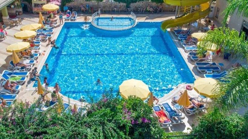 sunstar beach hotel 4 2025 смотреть онлайн