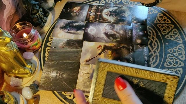 Его волнения в отношении Вас 💞 таро расклад на отношения смотреть онлайн