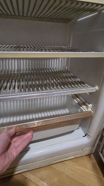 Холодильник ЗИЛ 1965 года выпуска.