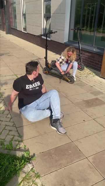 А как считаете вы??? #whitesiberia #электротранспорт #юмор #скетч #рекомендация #хочуврек смотреть онлайн