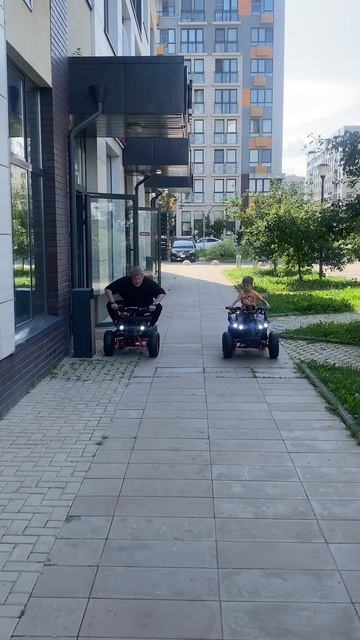 Гонка на квадриках!!! #whitesiberia #электротранспорт #гонка #квадроцикл #электроквадроцикл #рек смотреть онлайн