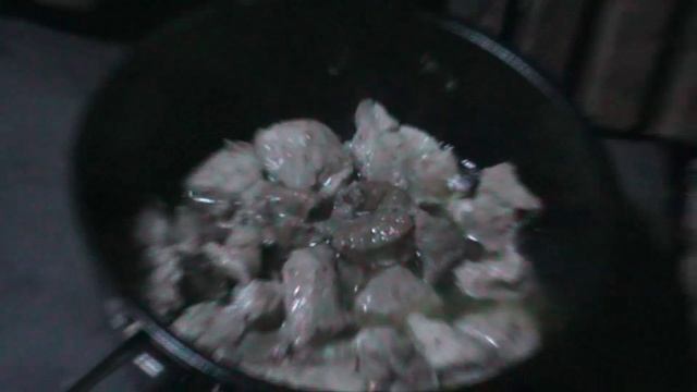 Отшельник выживает один в диком лесу в избушке с печкой смотреть онлайн