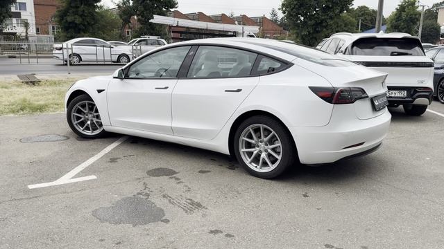 ## *Tesla Model 3 Long Range 2022 — полный привод, автопилот и максимум технологий!* смотреть онлайн
