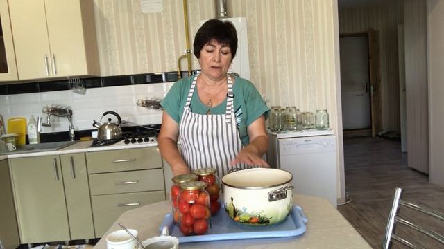 Мариную ленивые помидоры на зиму. Болтаю, делюсь своим мнением.Рецепт 1. смотреть онлайн