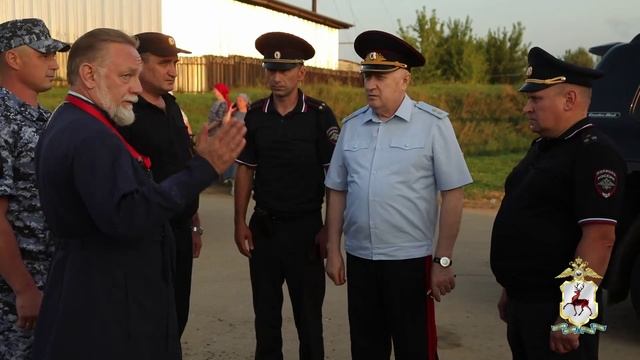 Нижегородская полиция продолжает охранять правопорядок в Дивеево смотреть онлайн
