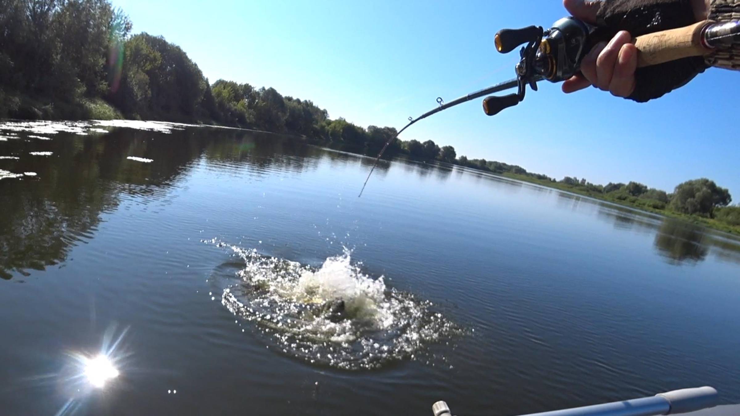 Рыбалка на Рассвете! Ловля на Спиннинг! Здесь Монстры! смотреть онлайн