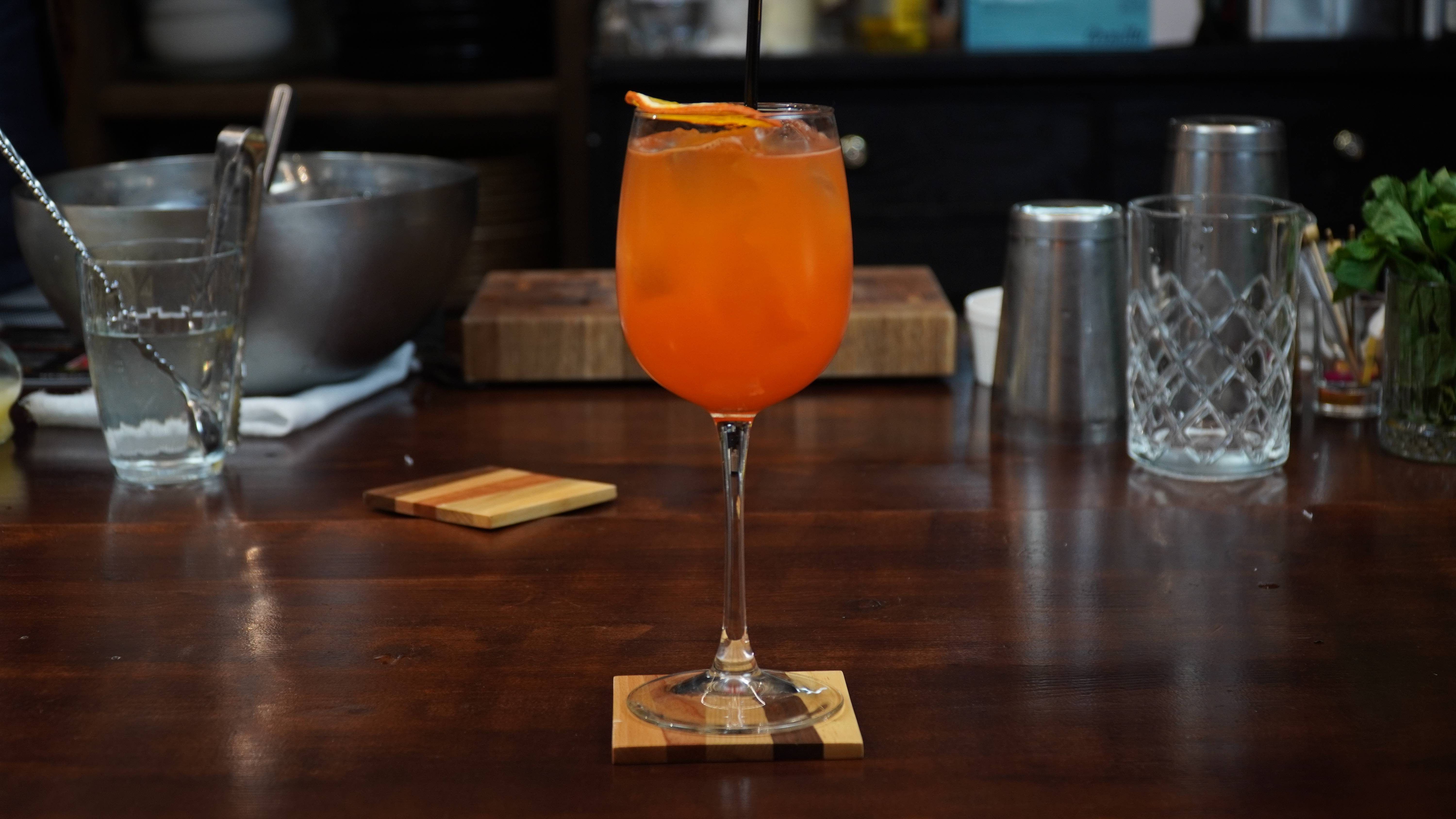 Откройте для себя взрывной вкус: Маракуйя-шприц коктейль, который покорит ваше сердце! смотреть онлайн