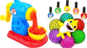 Мультики залипалки для детей. Мячики антистресс пропускаем через мясорубку. Мультики малышей