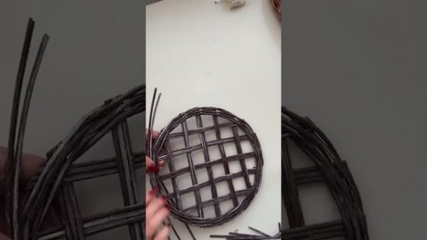 Плетем поднос. Запись эфира. #плетениеизбумажнойлозы #дизайнинтерьера #бумага  #handmade #плетение