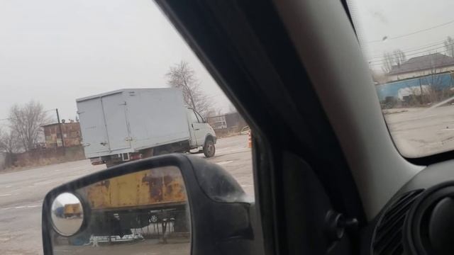 Разворот в ограниченном пространстве. Обязательное упражнение для сдачи экзамена в ГИБДД смотреть онлайн