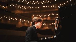 Gibran Alcocer in the Grand Hall of the Elbphilharmonie