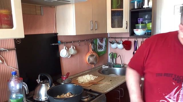 Щи из свежей капусты и с куриным мясом смотреть онлайн