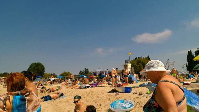 Центральный городской пляж! смотреть онлайн