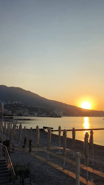 Восход солнца в Ялте