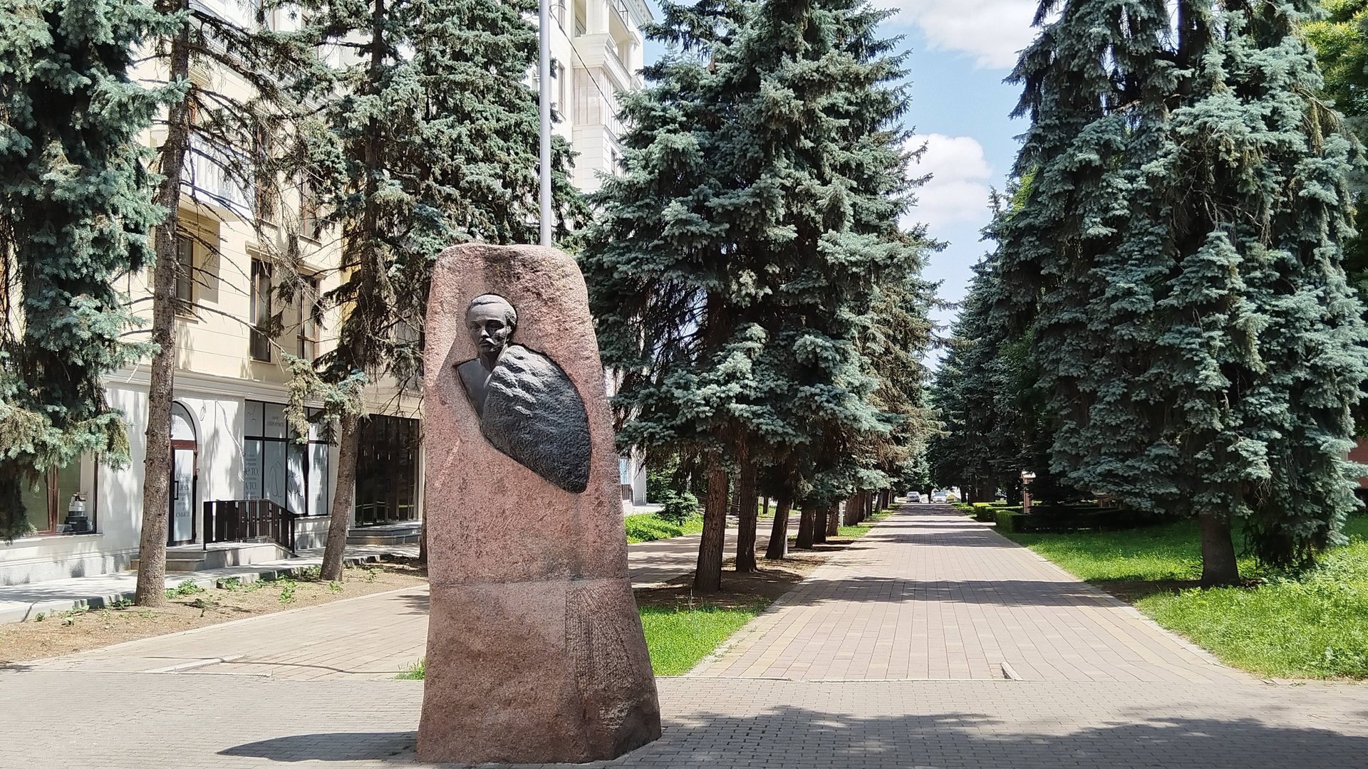 Езда на автомобиле по улицам Нальчика в 42 градусную жару. Ехать или не ехать на отдых в Нальчик смотреть онлайн