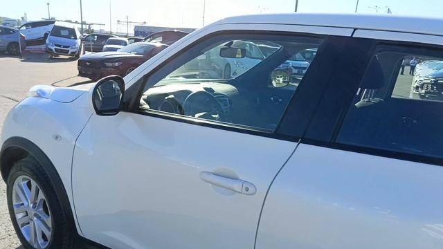Nissan Juke 1,6 л. Бензин МКПП (117 л.с.) 2WD 2013 смотреть онлайн