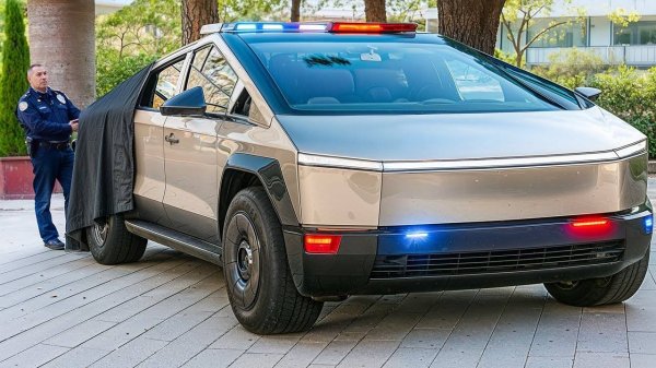 ЭТИ ПОЛИЦЕЙСКИЕ МАШИНЫ НЕ ДАДУТ ВАМ ШАНСА УЙТИ!