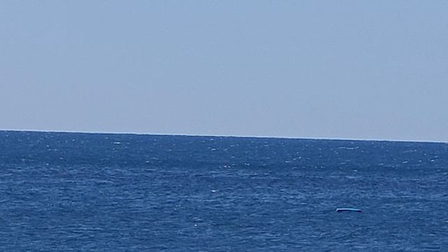 Крым25.Унесло МАТРАС в море.