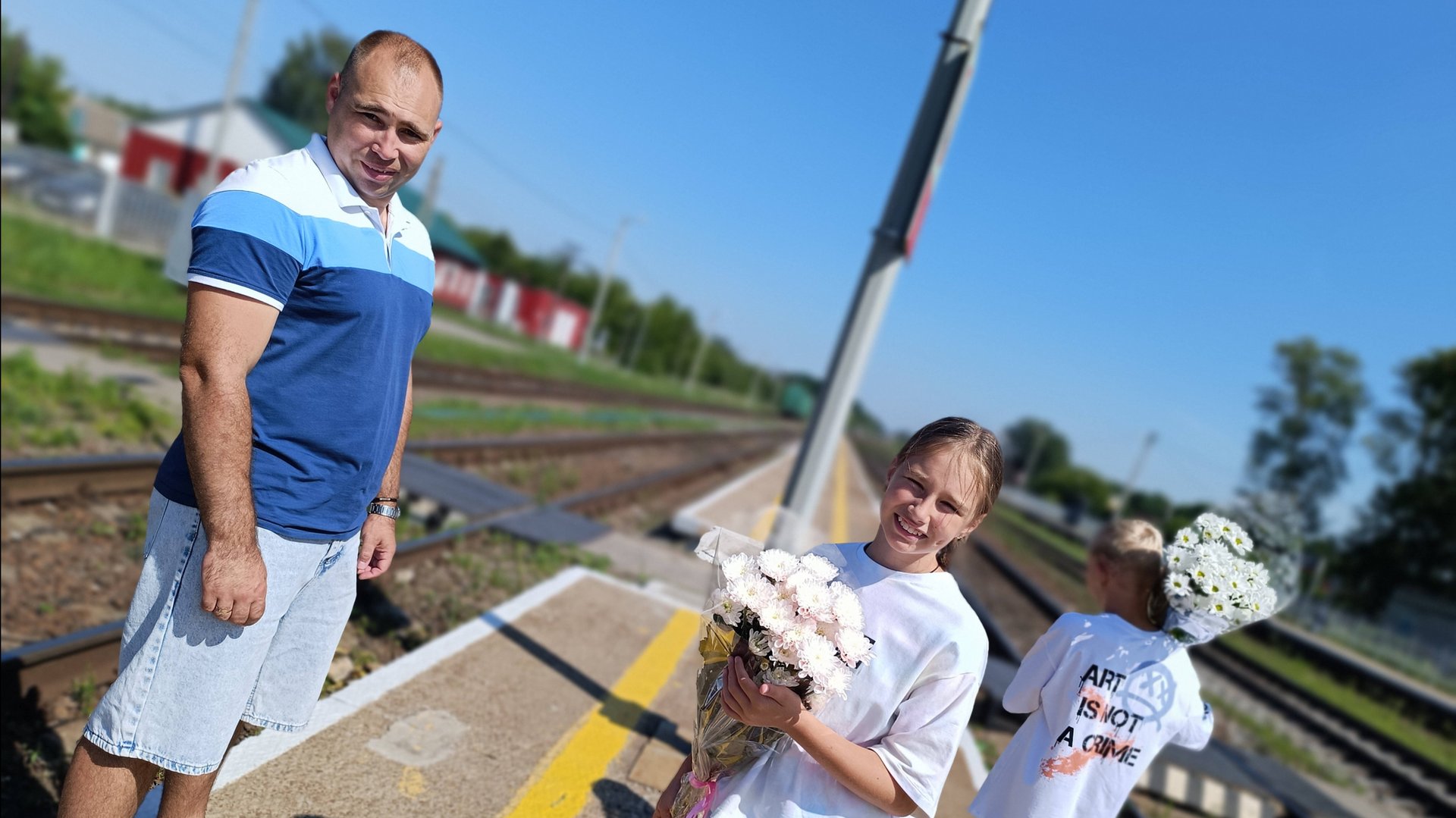 ВСТРЕЧА ПОСЛЕ ДОЛГОЙ РАЗЛУКИ/ГОДЫ ПРОЛЕТЕЛИ!СЛЁЗ БЫЛО НЕ СДЕРЖАТЬ! смотреть онлайн