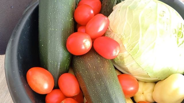 Убираю чеснок, салат на зиму. смотреть онлайн