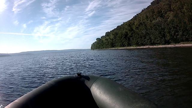 Прогулка по р. Волга на моторе 9.8 гладиатор