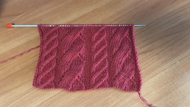 Узор спицами "Жгуты" смотреть онлайн