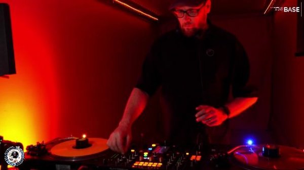 CONTAINER RADIO Live Stream - DIALOG: Romoq (2025-08-02)