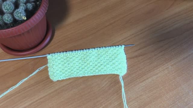 Разновидность узора спицами "Кукуруза" смотреть онлайн