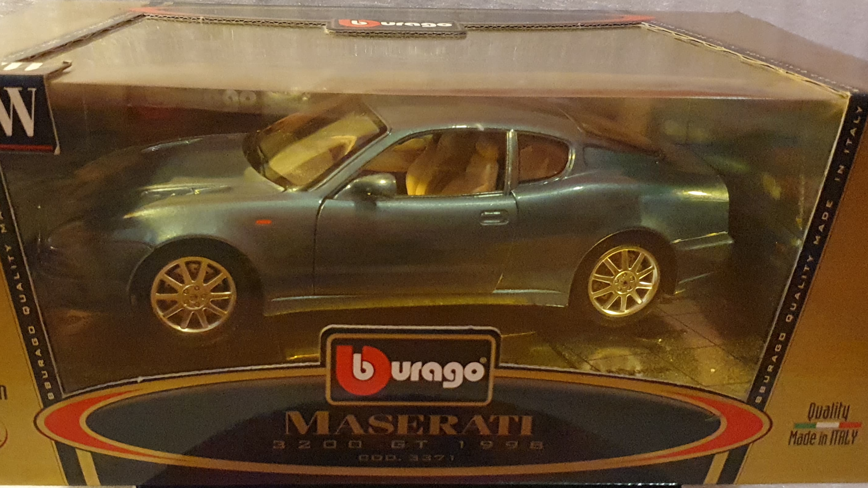 масштабная модель Maserati 3200 GT Bburago 1/18 смотреть онлайн