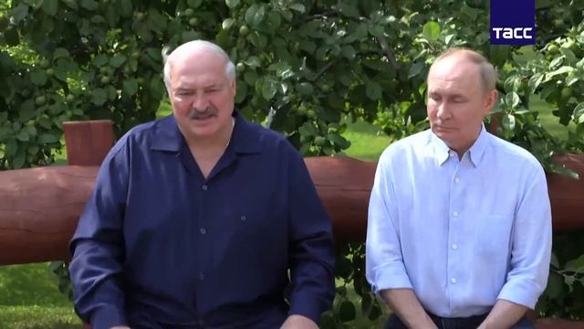 Лукашенко назвал гипотетический союз России и ЕС огромной силой - недопустимой для США смотреть онлайн