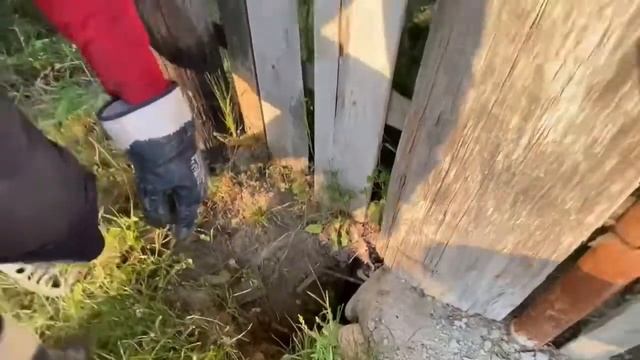 Забор из речного камня.