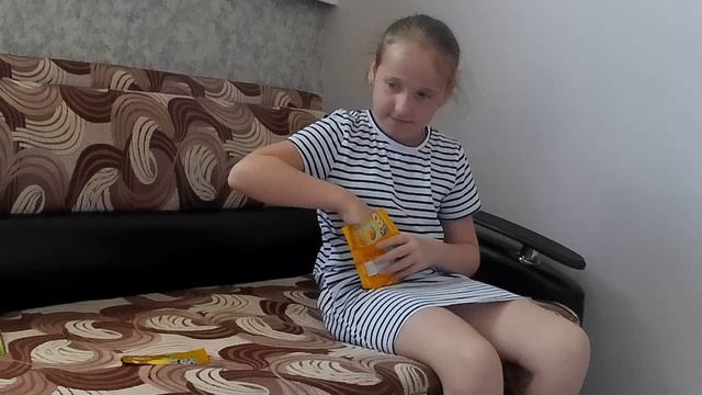 Пробую сладости из других стран смотреть онлайн