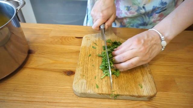 Окрошка с тофу из нута на кефире из кешью