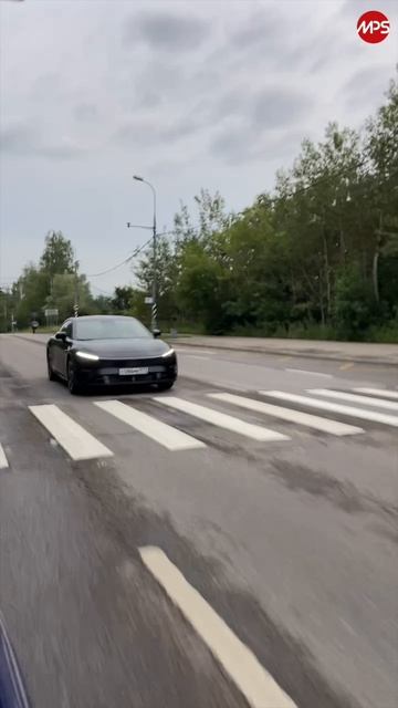 EXLANTIX ES или BMW 320i? Кто кого как стоячего? смотреть онлайн