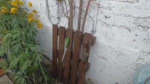Как сделать подставку  для садового инструмента из палеты своими руками