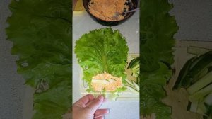 рулетики из листьев салата
