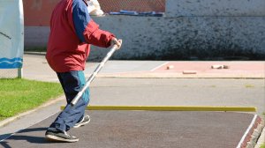 Старинная русская игра с тысячелетней историей: городки на фестивале «Ночь московского спорта»